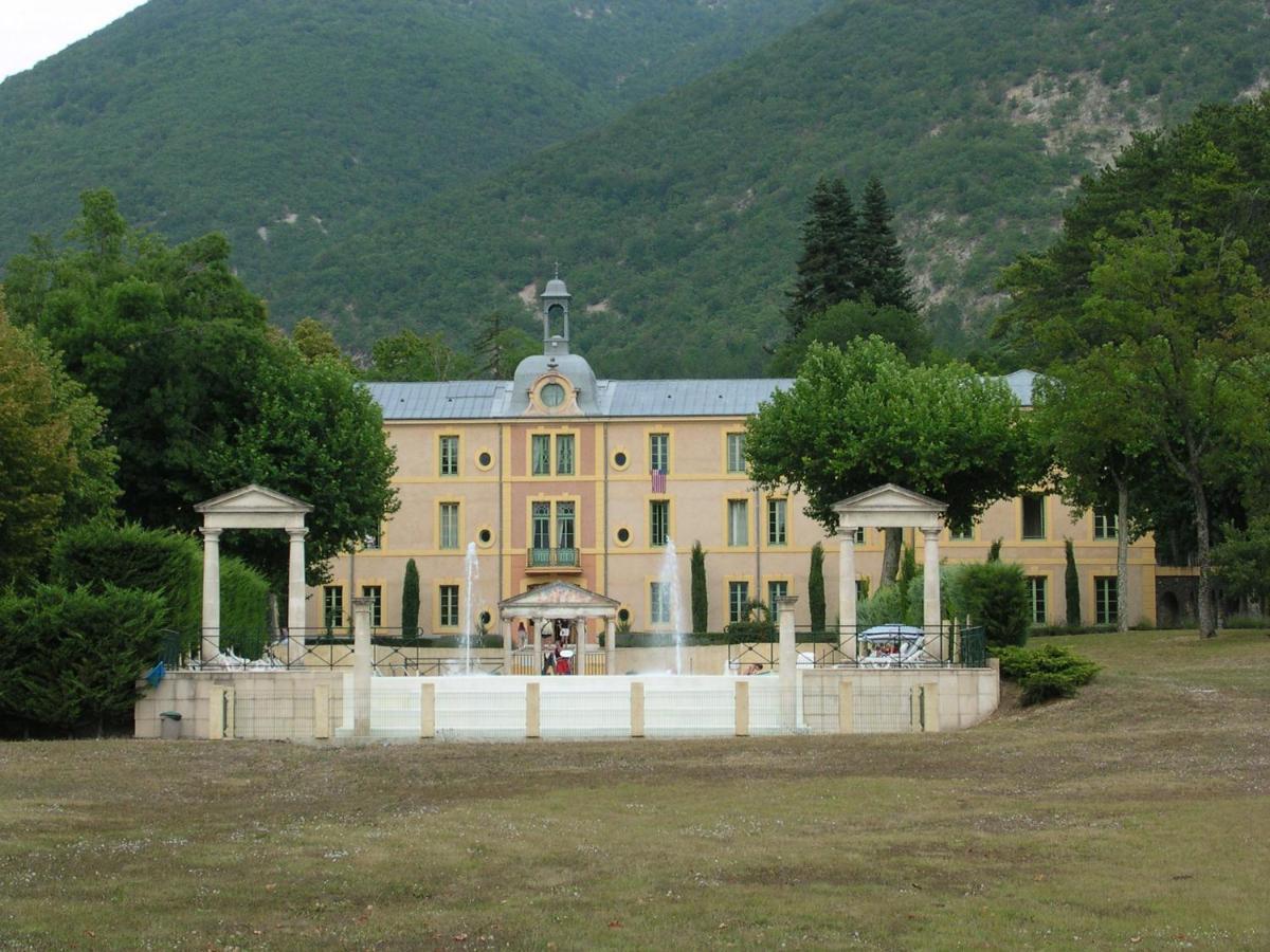 Appartement Chateau Des Gipieres Montbrun-les-Bains Eksteriør bilde