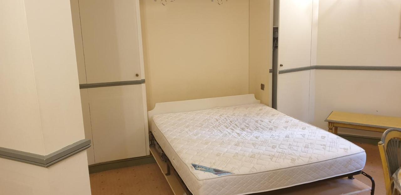 Appartement Chateau Des Gipieres Montbrun-les-Bains Eksteriør bilde